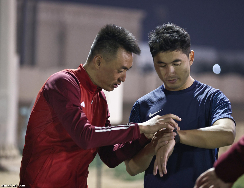 29 أجنبيا في تجمع حكام دوري روشن