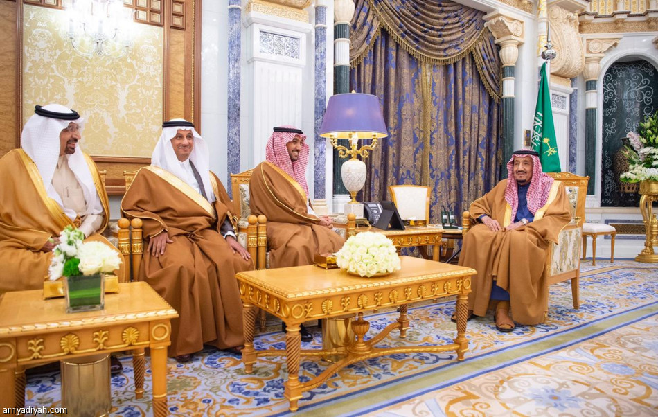 وزير الرياضة يؤدي القسم أمام الملك