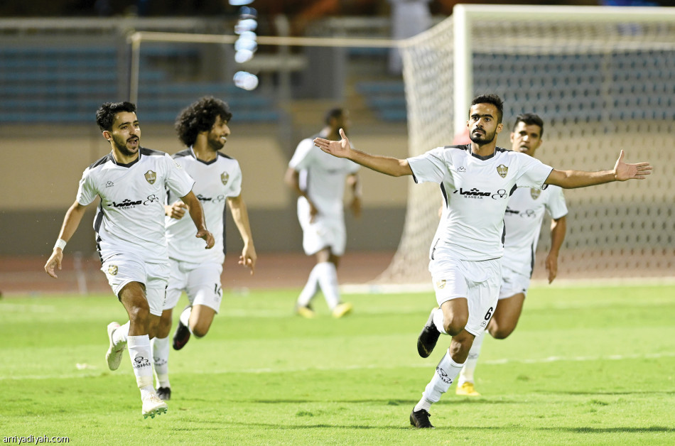 الثقبة
يكسب الباطن بثنائية