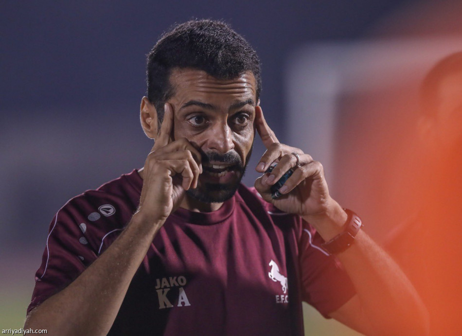 «الثابتة» سلاح العطوي أمام الهلال