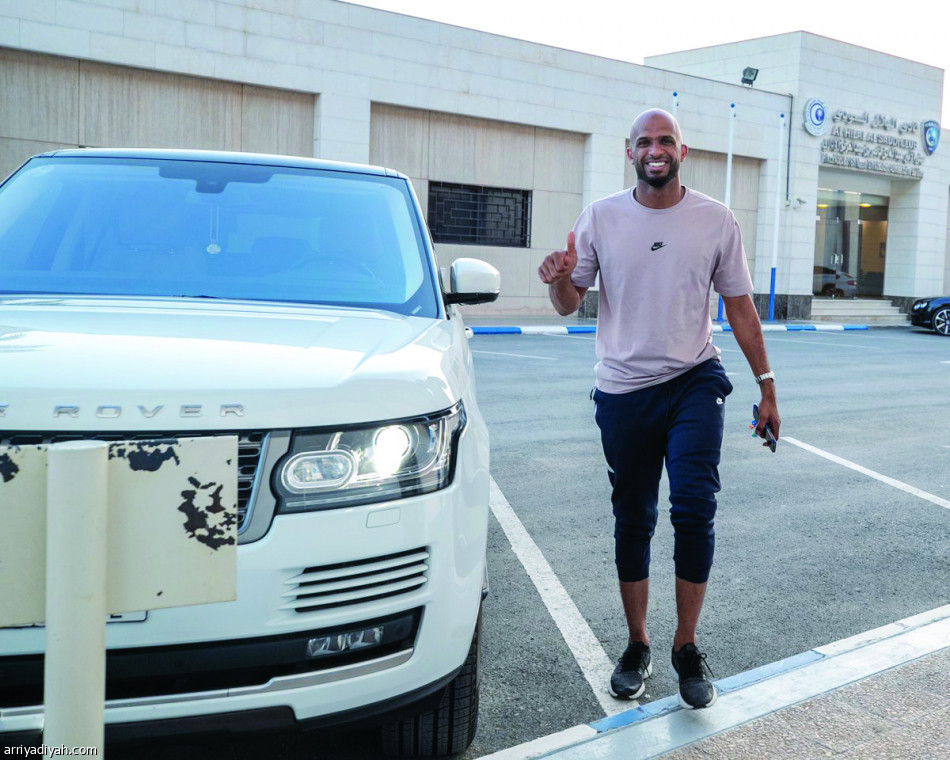 الهلال.. 
بداية مثالية.. وكريري ينطلق