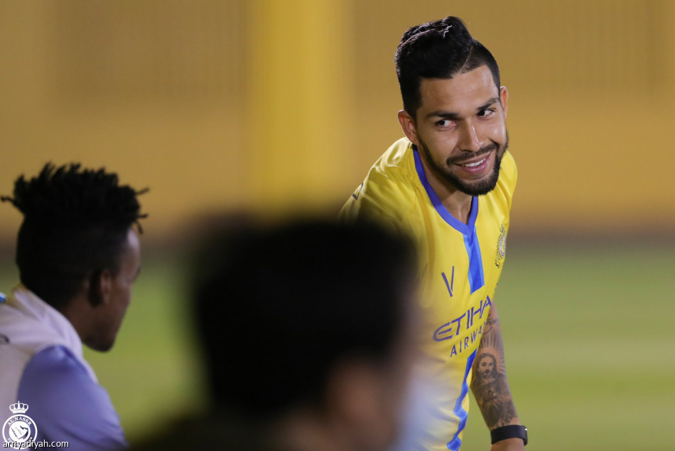 النصر يستعيد لاجامي.. ويخسر الخيبري