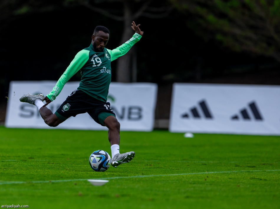 الأخضر يستعيد الفرج.. وتمبكتي يغيب أمام مالي