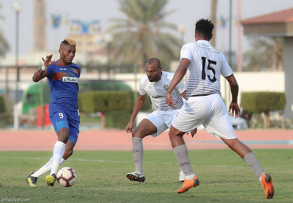دوري الأولى: 5 انتصارات في انطلاق الجولة الـ19