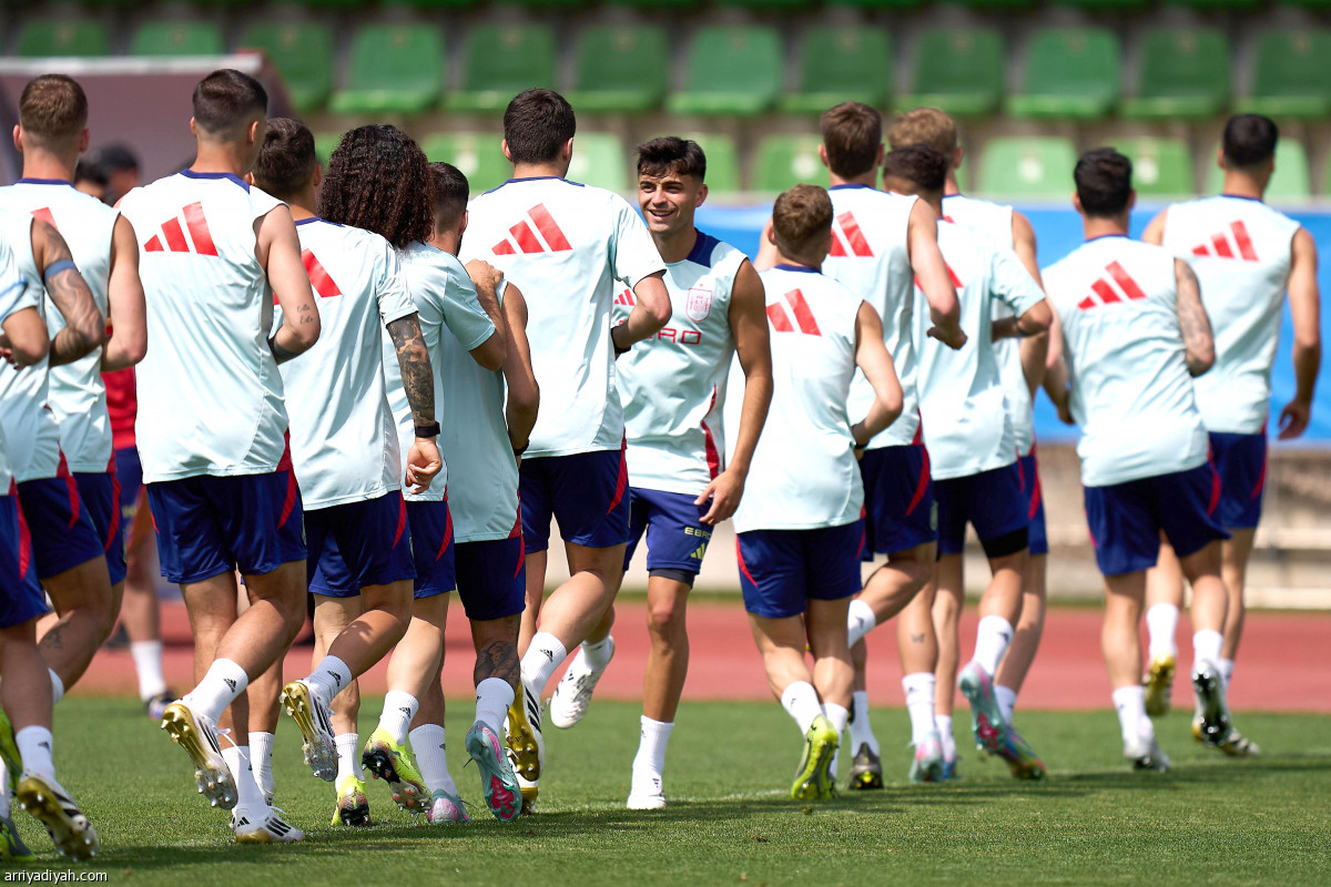 رويز في المعسكر