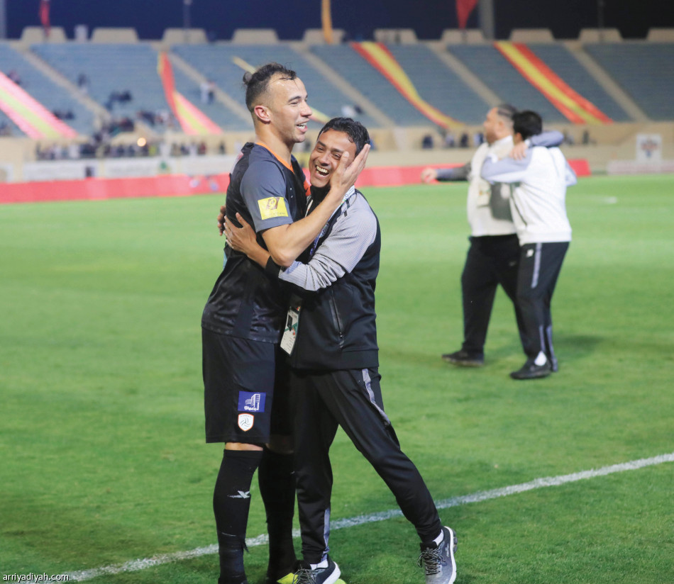 احتفال بن عمري بهدف الفوز الوحيد