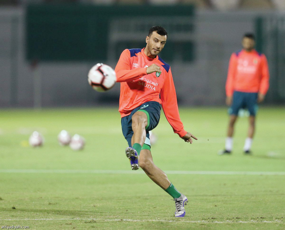الرنقي
يشعل تدريبات الأهلي