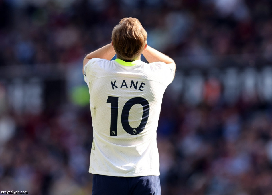 أستون فيلا يسقط توتنهام.. وينعش آماله الأوروبية