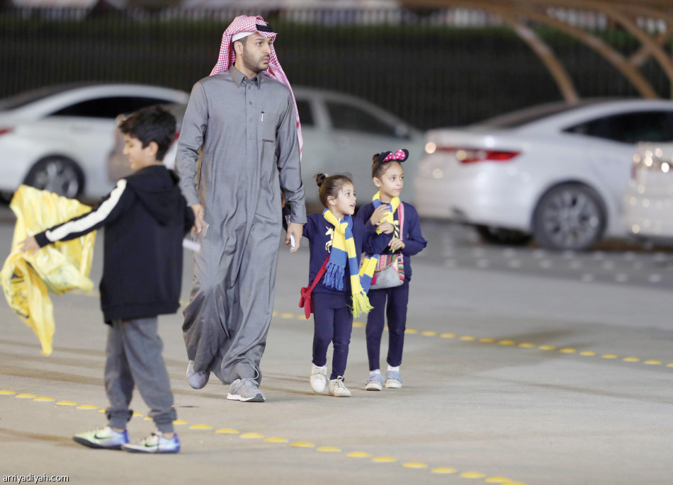 العائلات النصراوية تدعم الفريق
