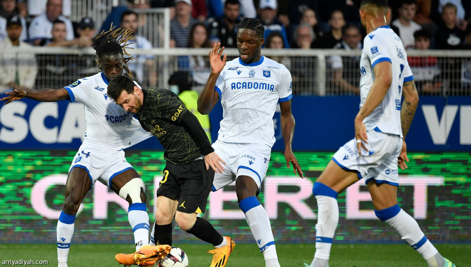 ثنائية مبابي تقرب باريس من لقب الدوري