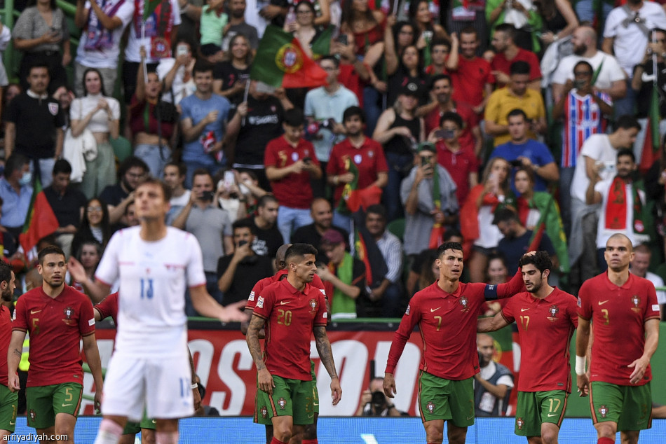البرتغال تعبر التشيك.. وتتصدر