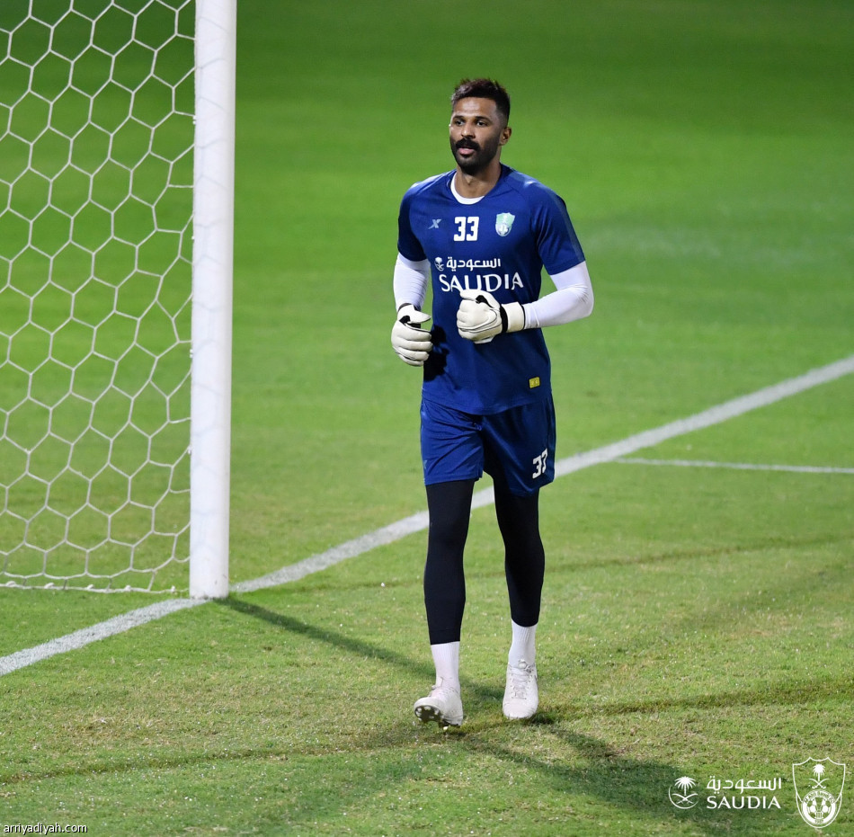 الأهلي يفتح ملف العين